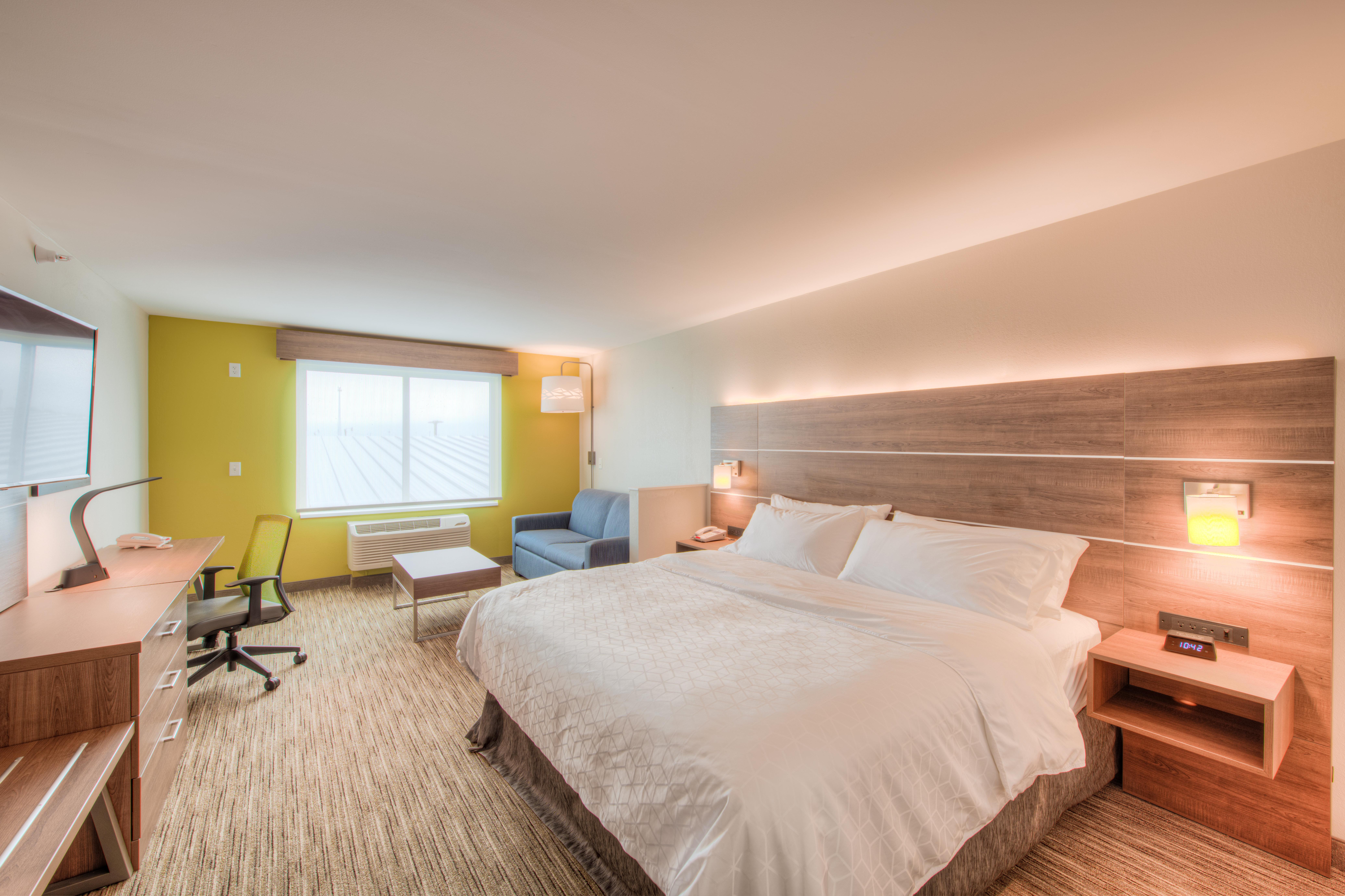 Holiday Inn Express & Suites - Remington By Ihg Exterior photo